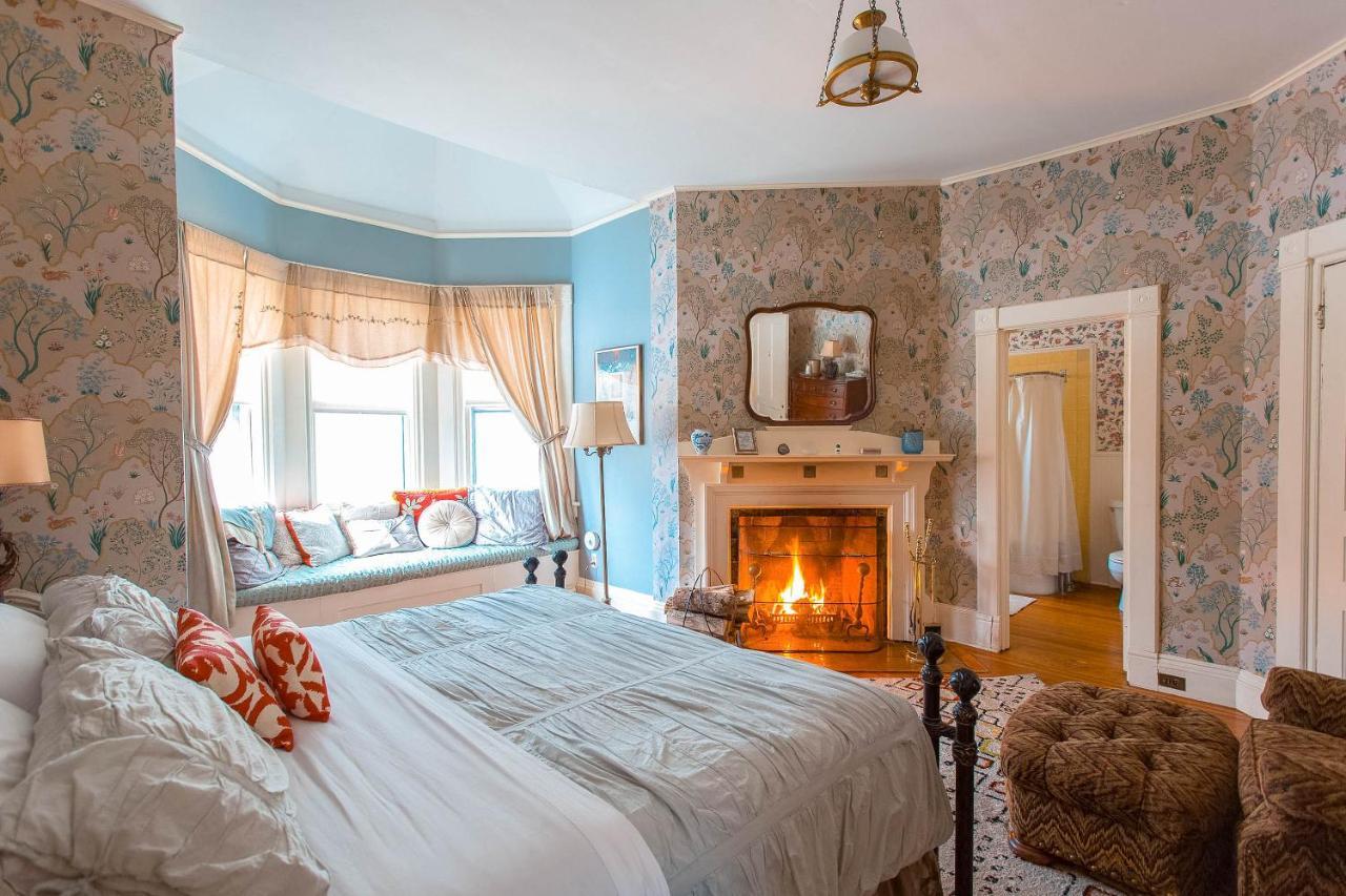 Apple Tree Inn Ленокс Экстерьер фото