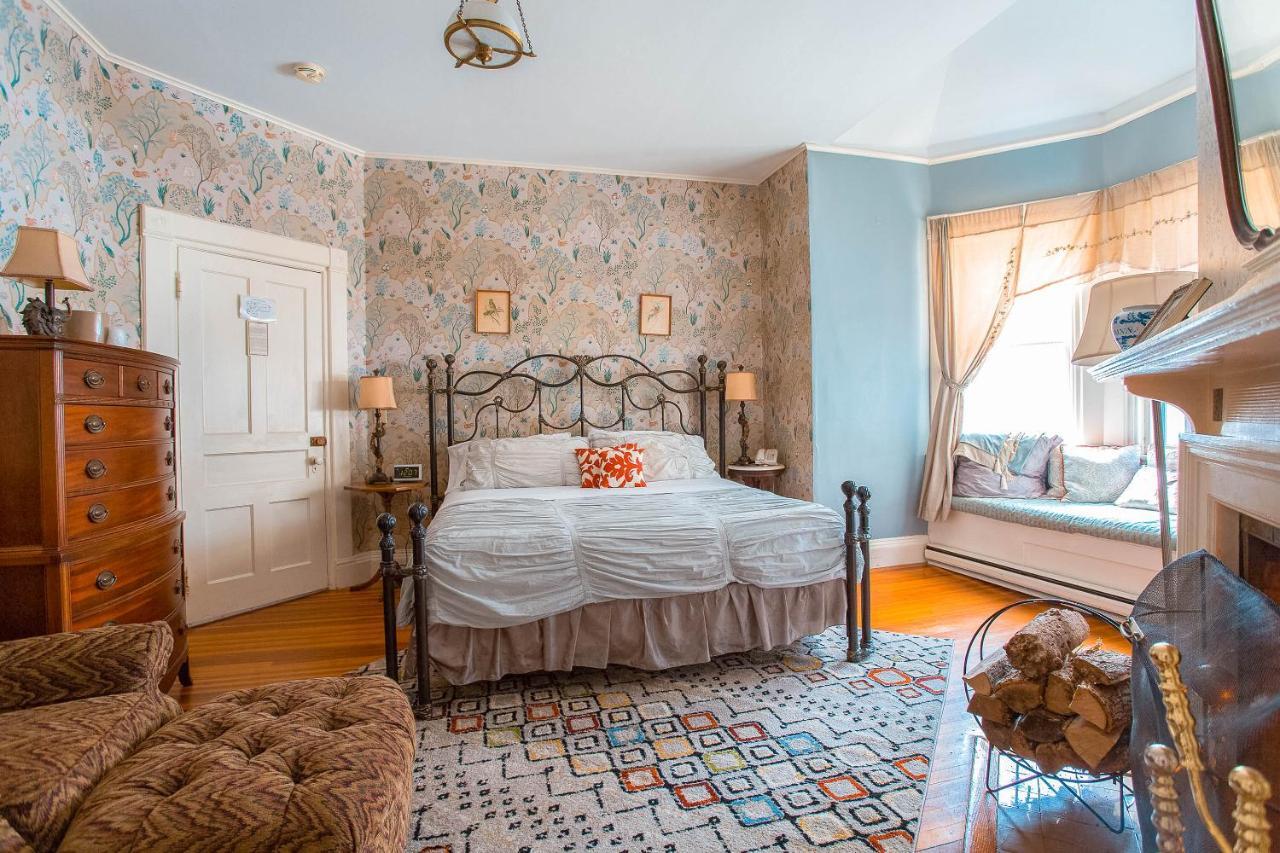 Apple Tree Inn Ленокс Экстерьер фото