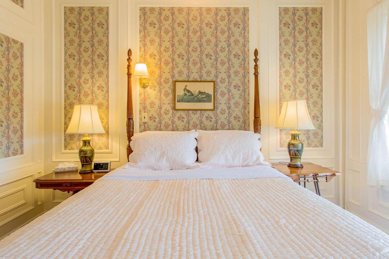 Apple Tree Inn Ленокс Экстерьер фото