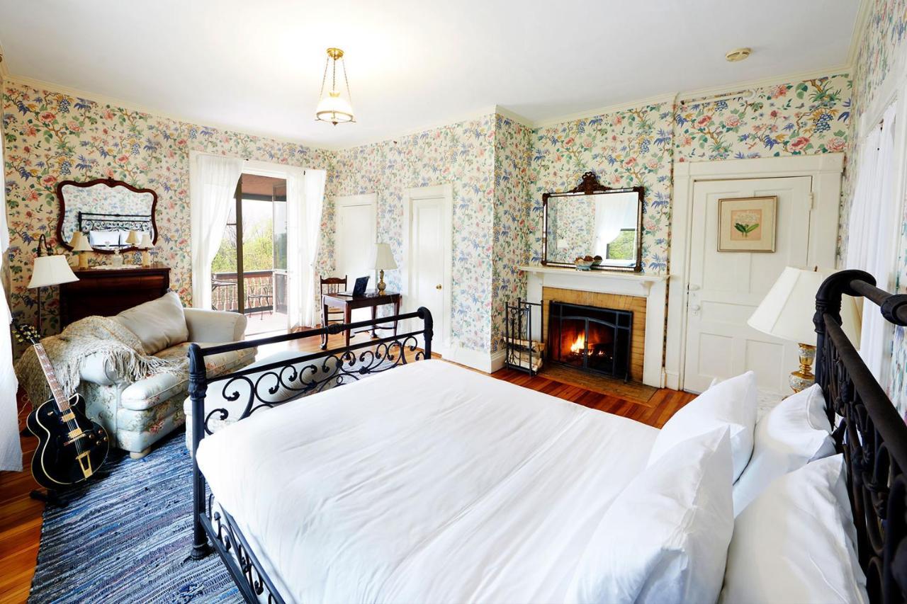 Apple Tree Inn Ленокс Экстерьер фото