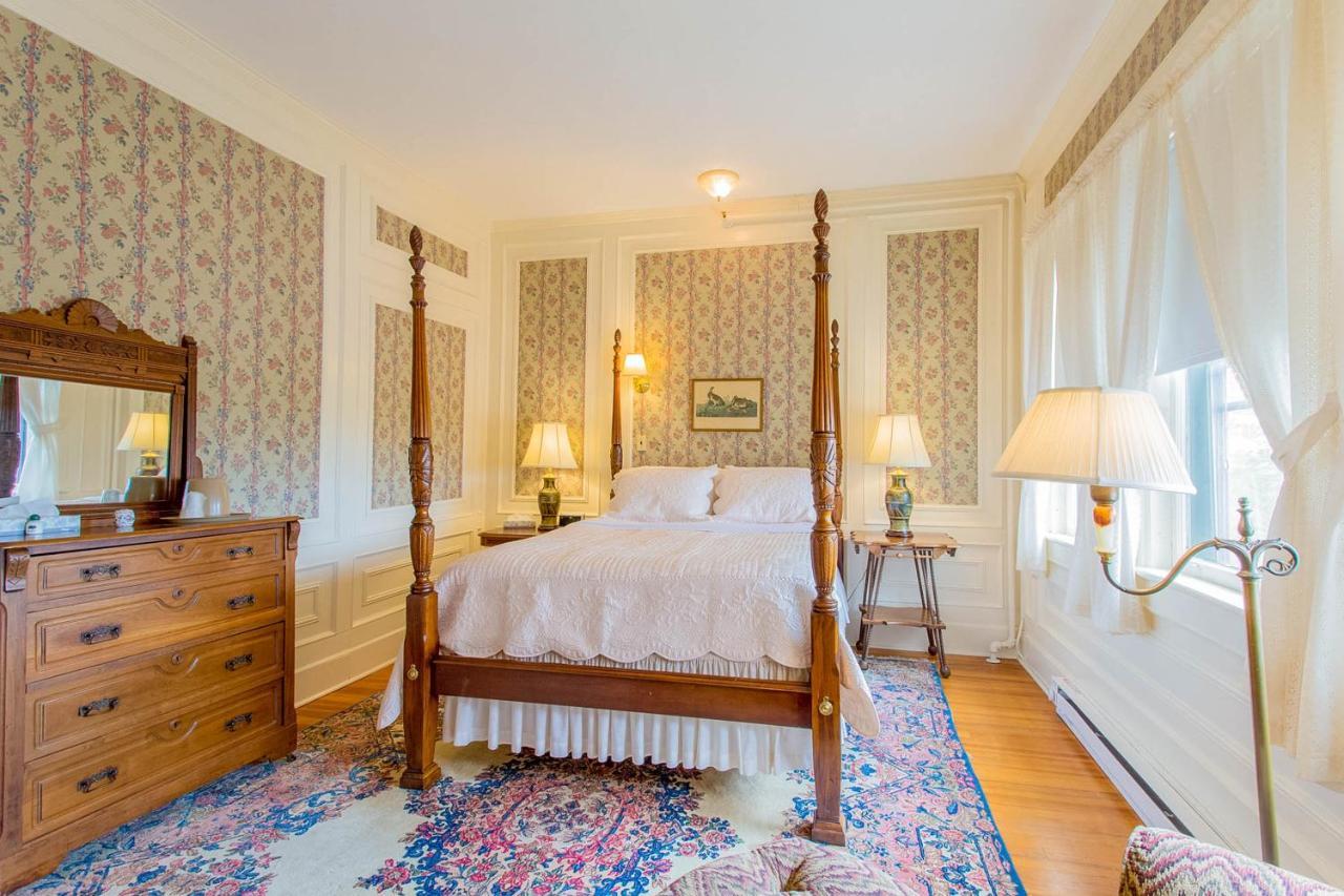 Apple Tree Inn Ленокс Экстерьер фото