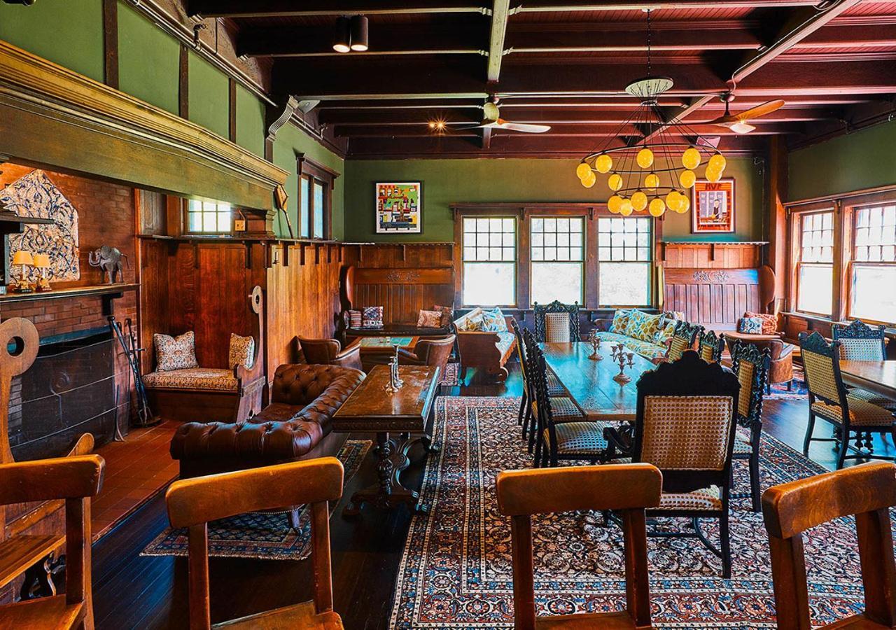 Apple Tree Inn Ленокс Экстерьер фото