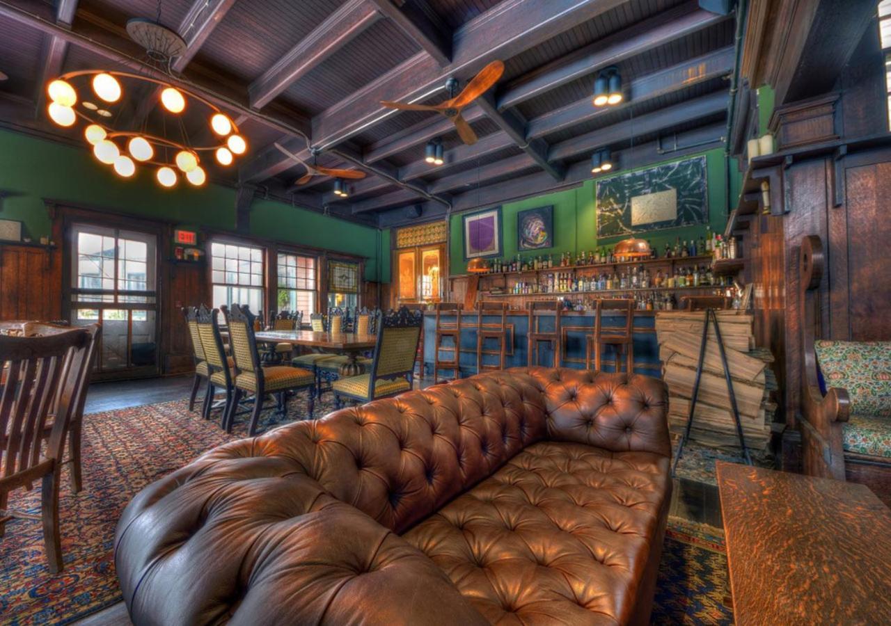 Apple Tree Inn Ленокс Экстерьер фото