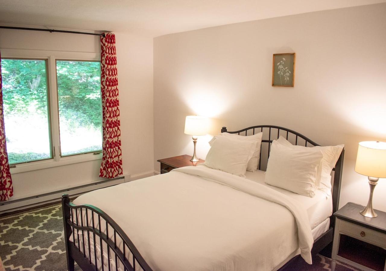 Apple Tree Inn Ленокс Экстерьер фото