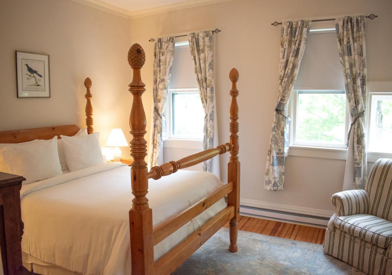 Apple Tree Inn Ленокс Экстерьер фото