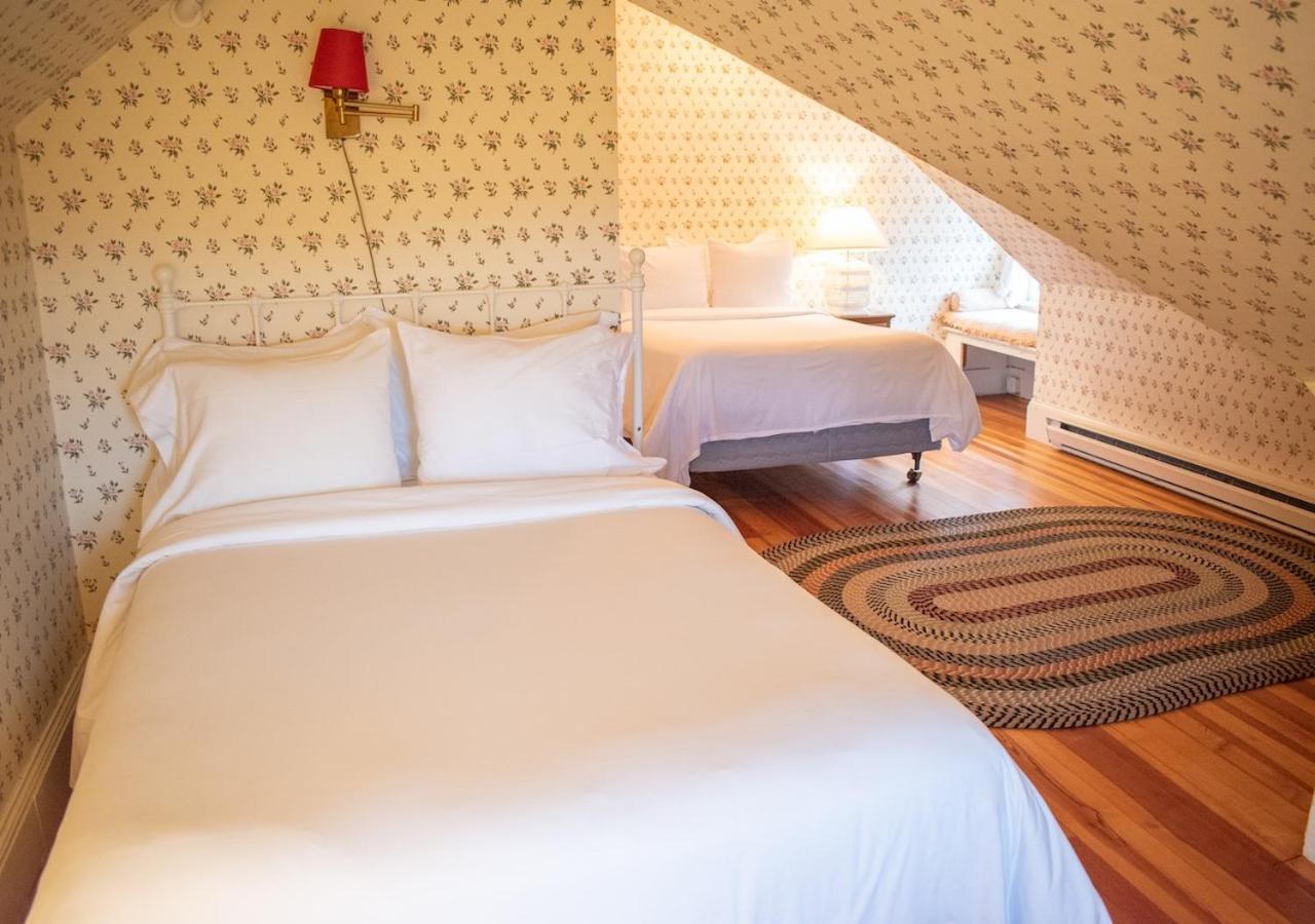 Apple Tree Inn Ленокс Экстерьер фото