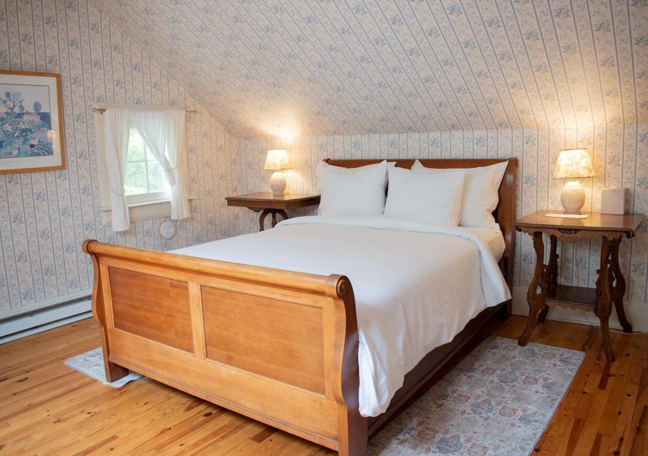 Apple Tree Inn Ленокс Экстерьер фото
