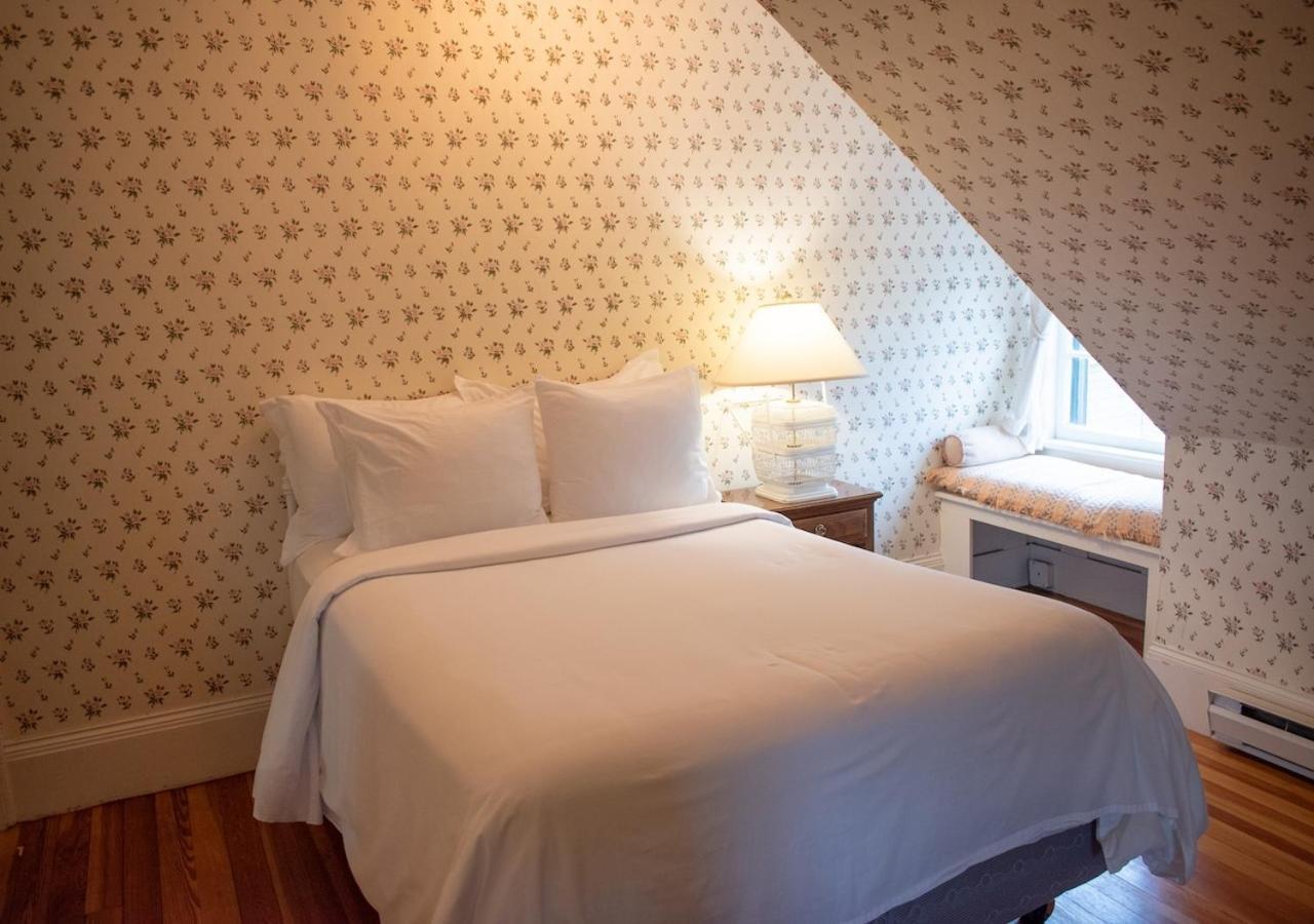 Apple Tree Inn Ленокс Экстерьер фото
